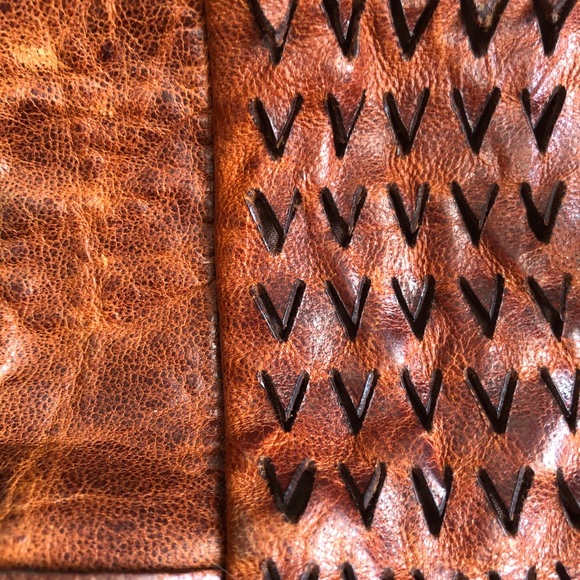 Cognac coloured leather oversized handbag - Picture 4 of 5